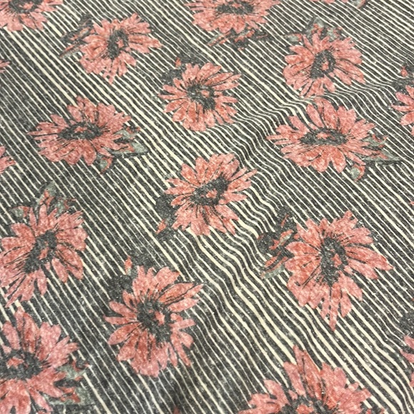 NWT lularoe classic t XS - Picture 2 of 6
